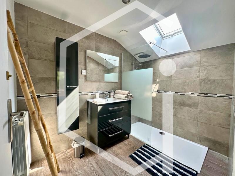 Maison - 168 m² - 6 pièces