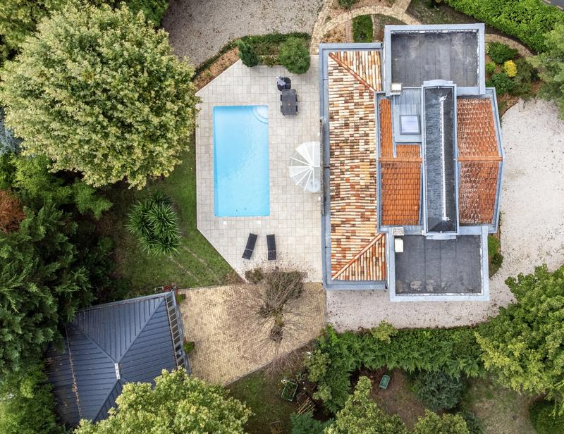 Maison - 260 m² - 7 pièces