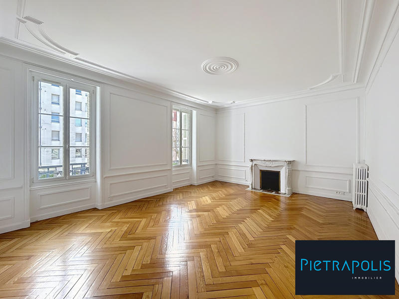 Appartement - 141 m² - 6 pièces