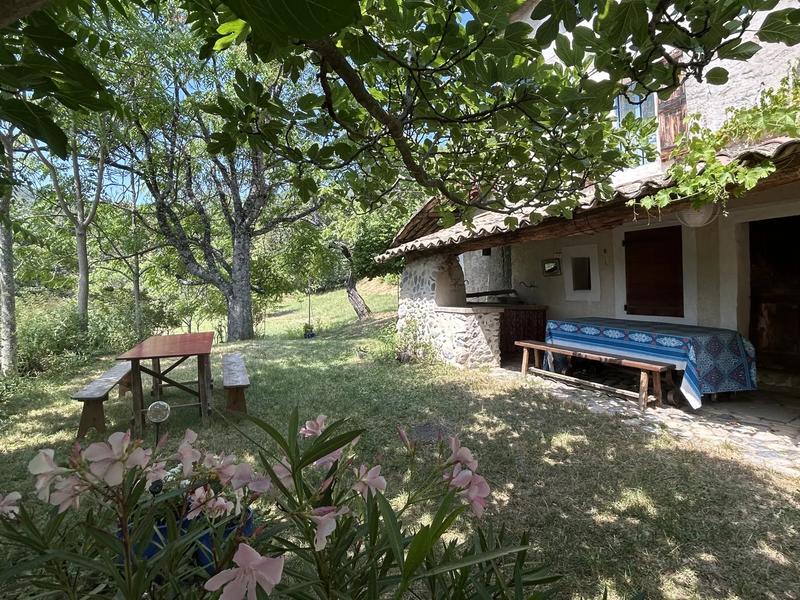 Maison - 335 m² - 13 pièces