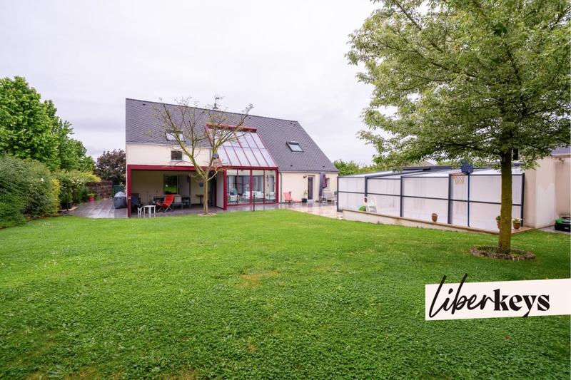 Maison - 210 m² - 7 pièces