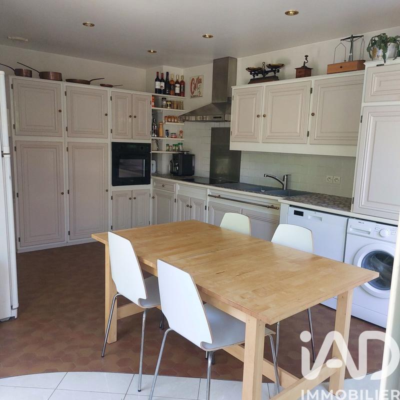 Maison - 215 m² - 8 pièces