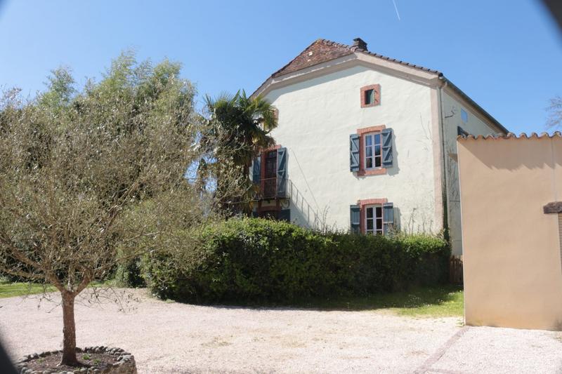 Maison - 630 m² - 9 pièces