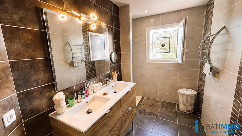 Maison - 170 m² - 7 pièces