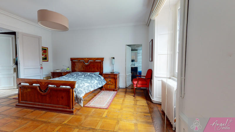 Appartement - 193 m² - 8 pièces