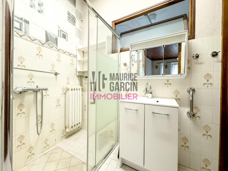 Maison - 280 m² - 13 pièces