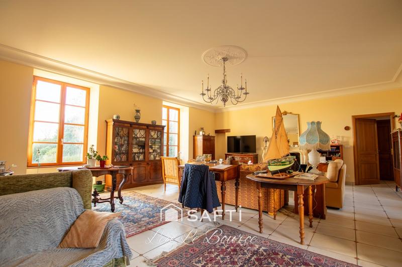 Propriété - 420 m² - 21 pièces