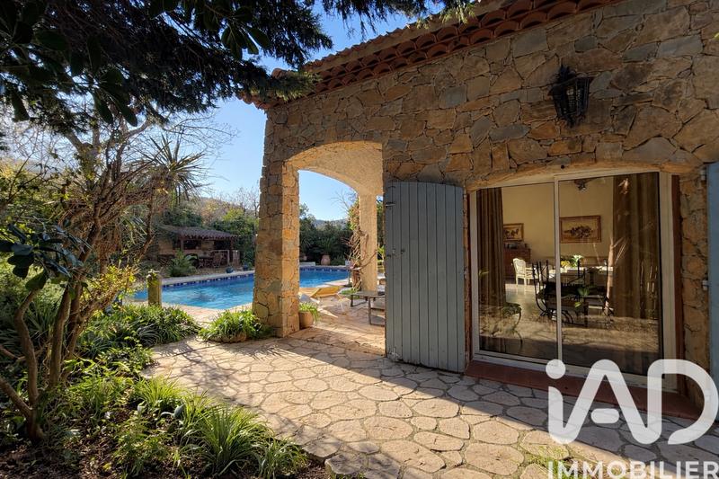 Maison - 290 m² - 9 pièces