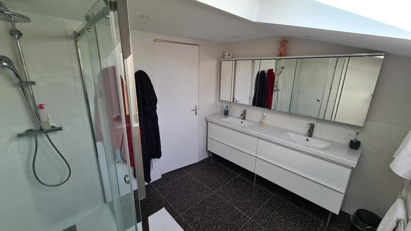 Maison - 252 m² - 9 pièces