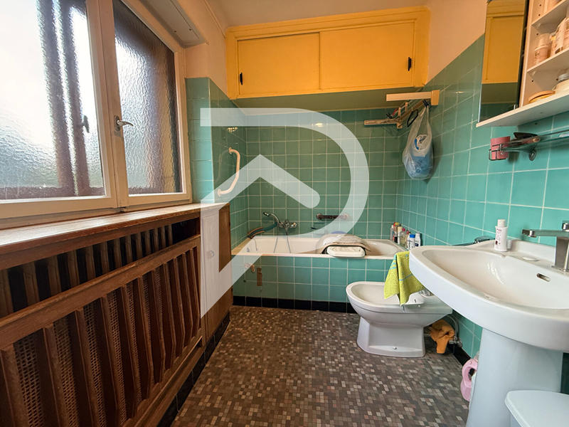 Maison - 182 m² - 7 pièces