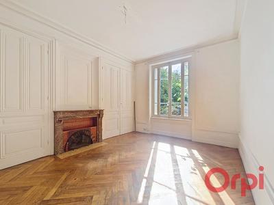 Maison - 166 m² - 7 pièces