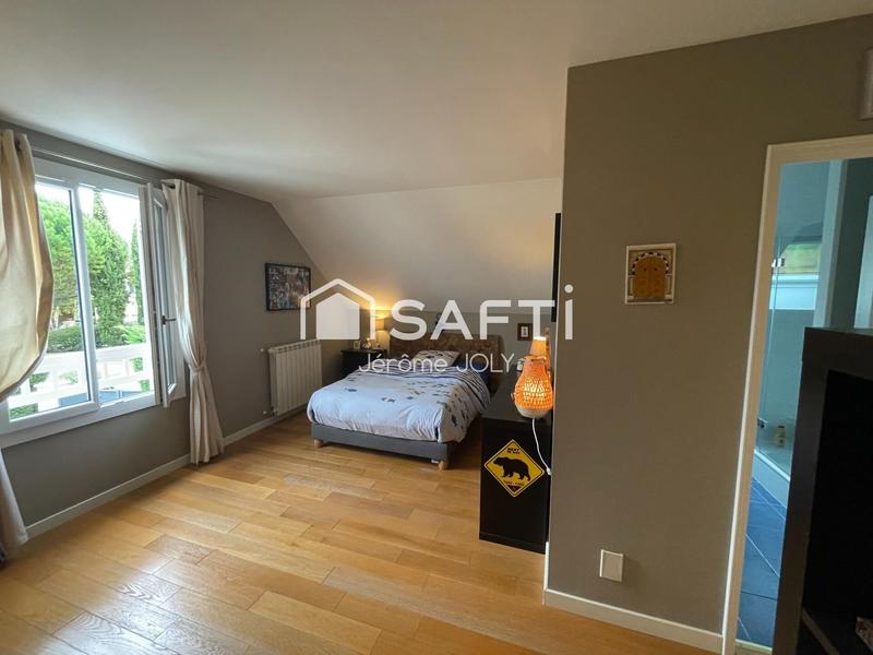 Maison - 256 m² - 9 pièces