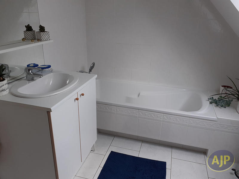 Maison - 101 m² - 5 pièces