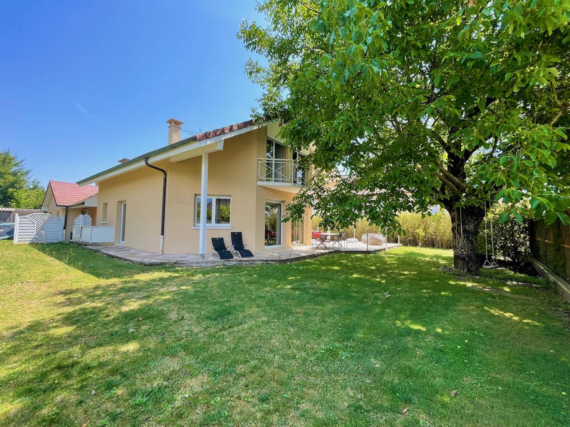 Villa - 200 m² - 7 pièces