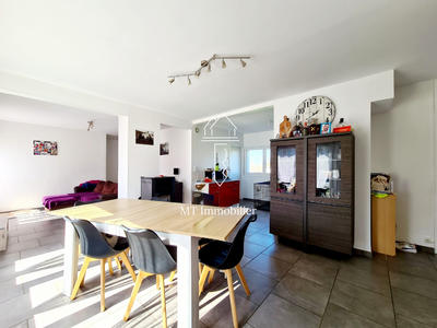 Maison - 94 m² - 5 pièces