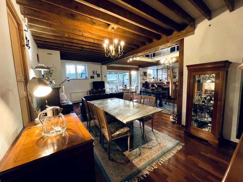 Maison - 276 m² - 10 pièces