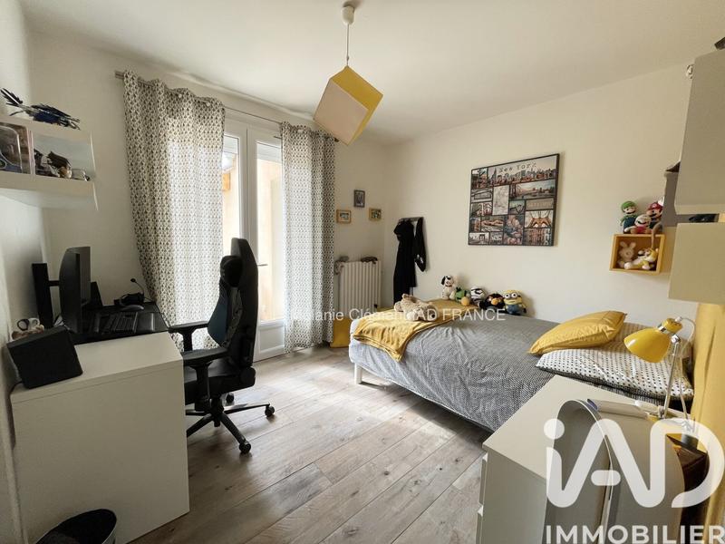 Maison - 227 m² - 10 pièces