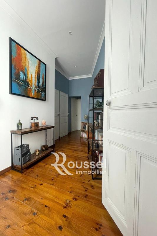 Maison - 274 m² - 10 pièces