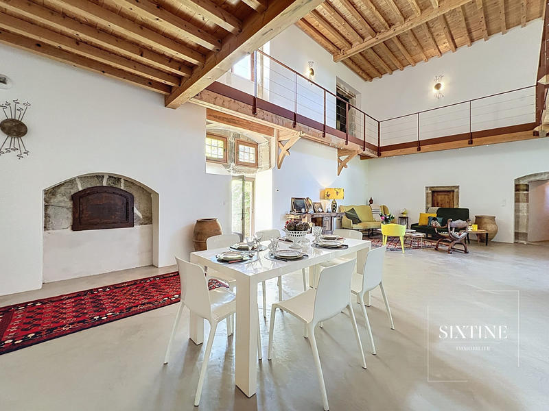 Château - 500 m² - 12 pièces