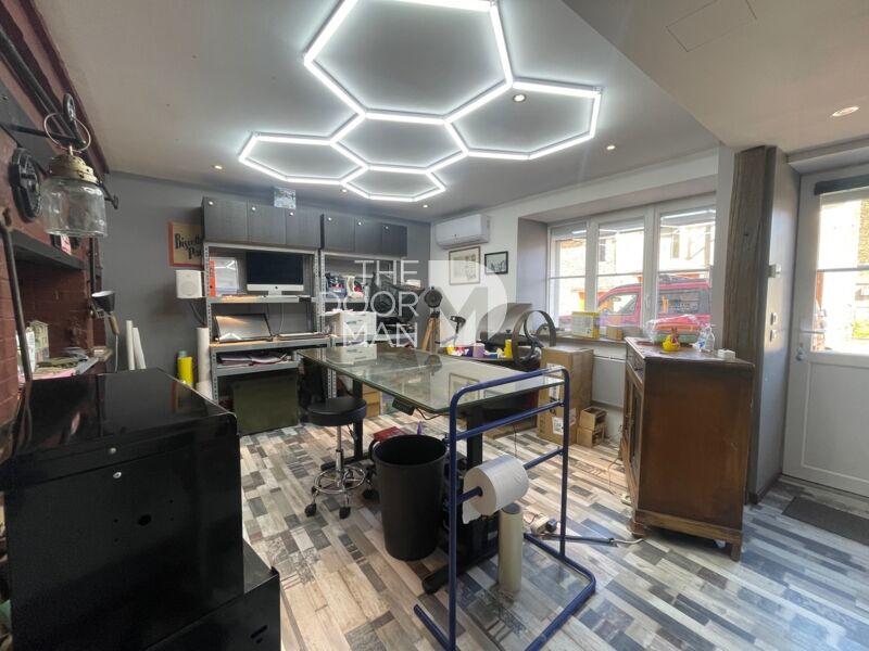 Maison - 253 m² - 10 pièces