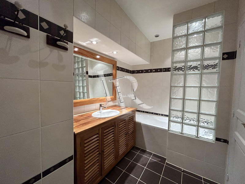 Appartement - 110 m² - 4 pièces