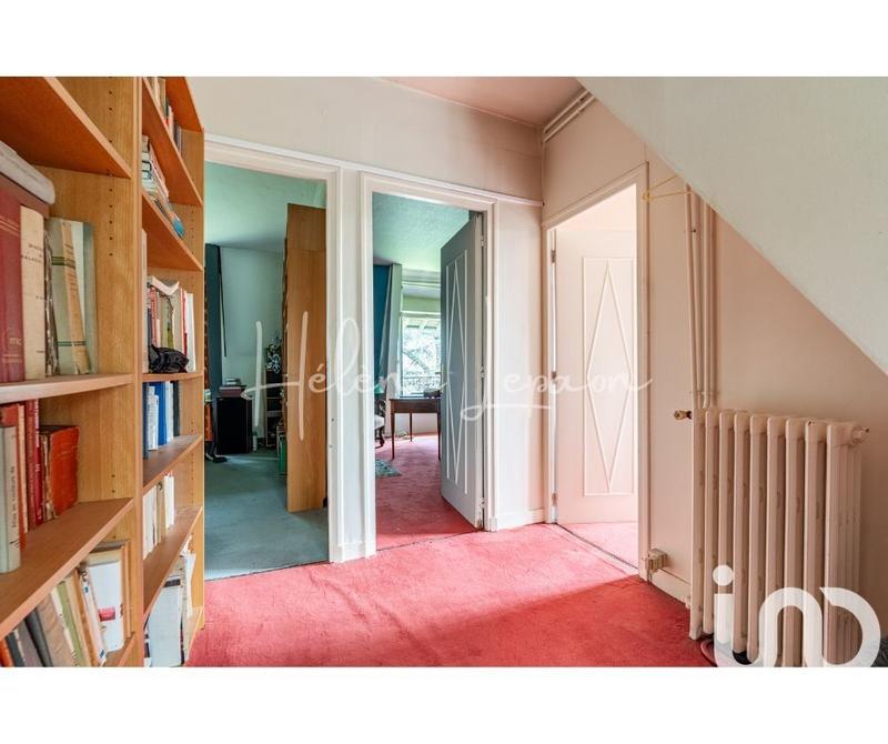 Maison - 240 m² - 10 pièces