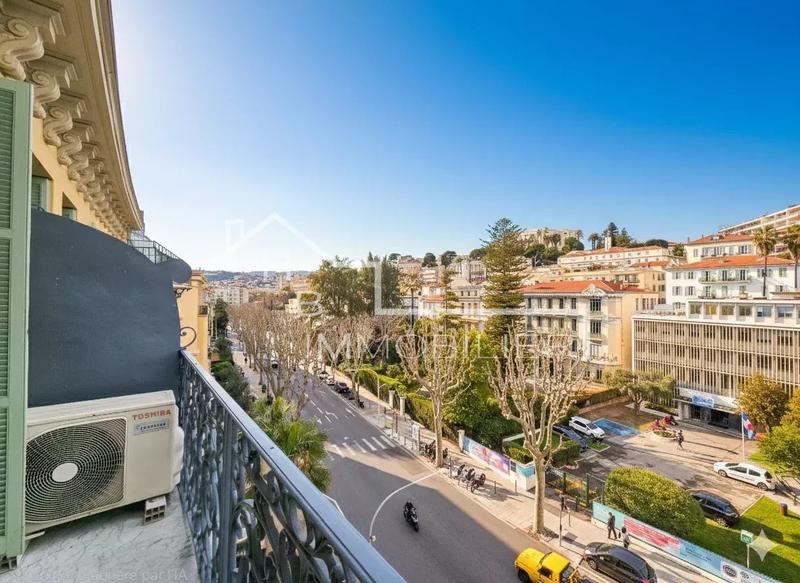 Appartement - 90 m² - 3 pièces