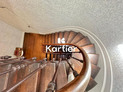 Maison ancienne - 800 m² - 12 pièces