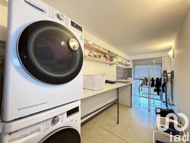 Maison - 300 m² - 8 pièces