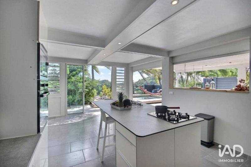 Maison - 277 m² - 8 pièces