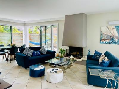 Maison - 196 m² - 8 pièces