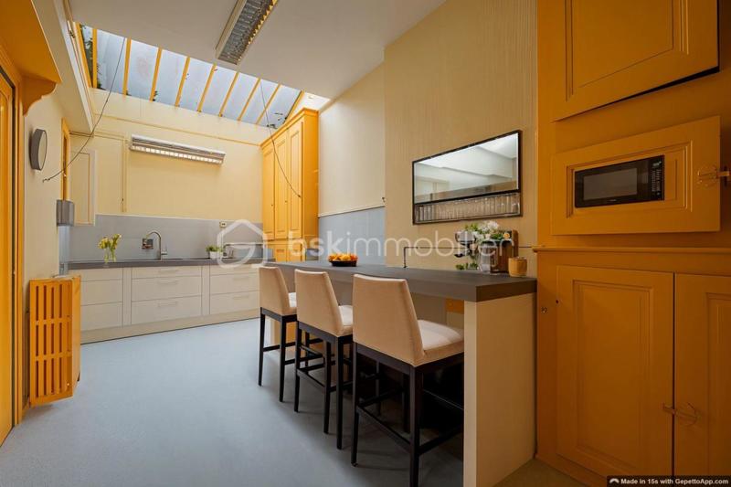 Duplex - 239 m² - 8 pièces