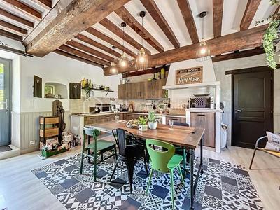 Demeure - 140 m² - 5 pièces