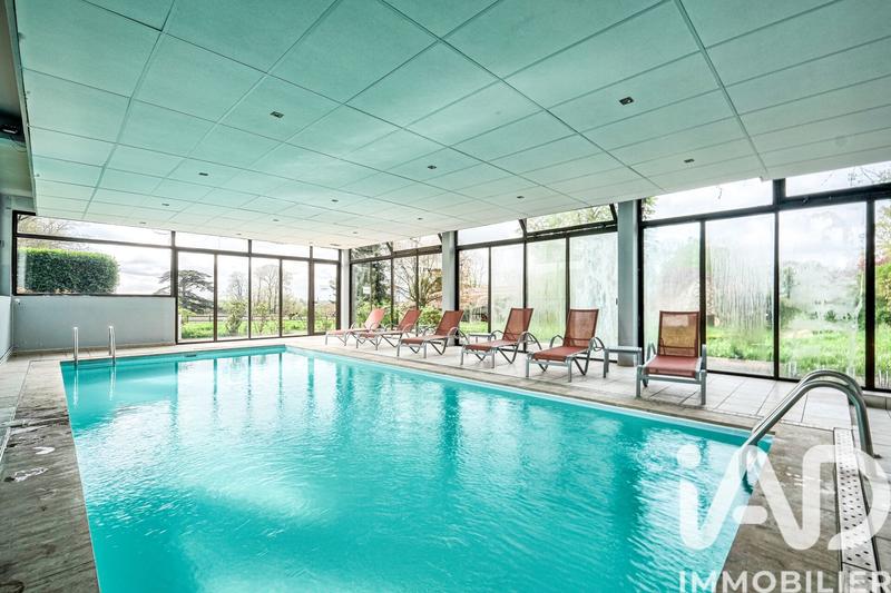 Château - 1 230 m² - 23 pièces