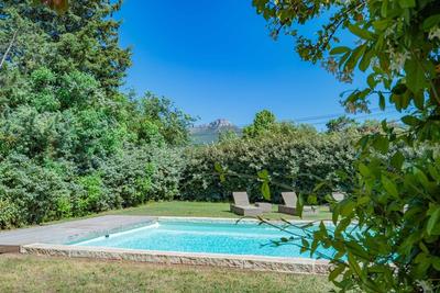 Mas - 200 m² - 6 pièces