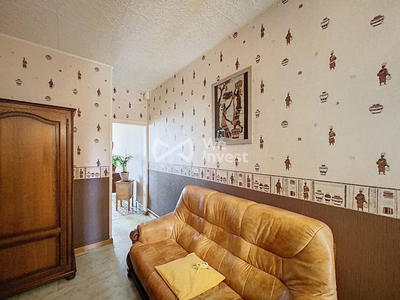 Maison - 81 m² - 5 pièces