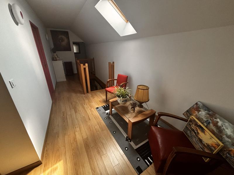 Maison - 254 m² - 8 pièces