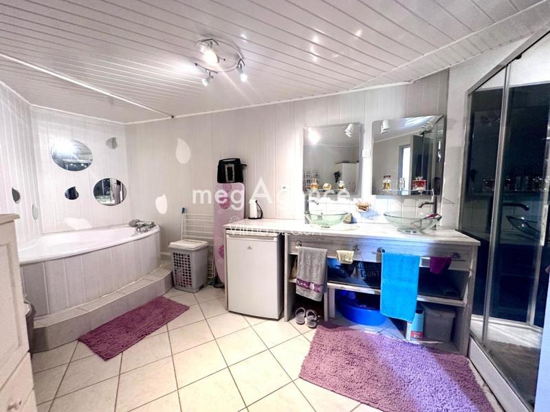 Maison - 304 m² - 7 pièces