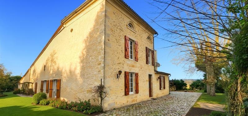 Maison en pierre - 363 m² - 10 pièces
