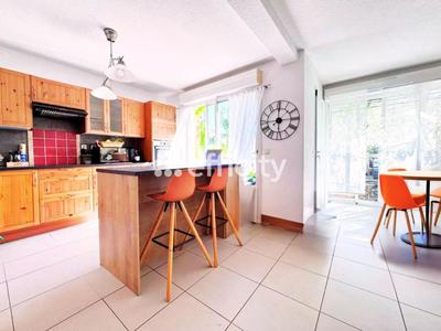 Maison - 96 m² - 5 pièces