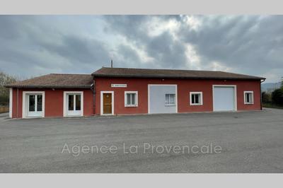 Local commercial - 416 m²