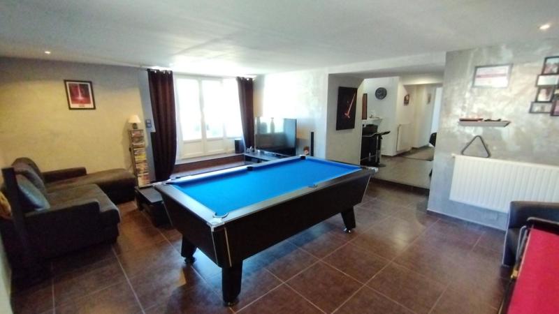 Maison - 170 m² - 9 pièces