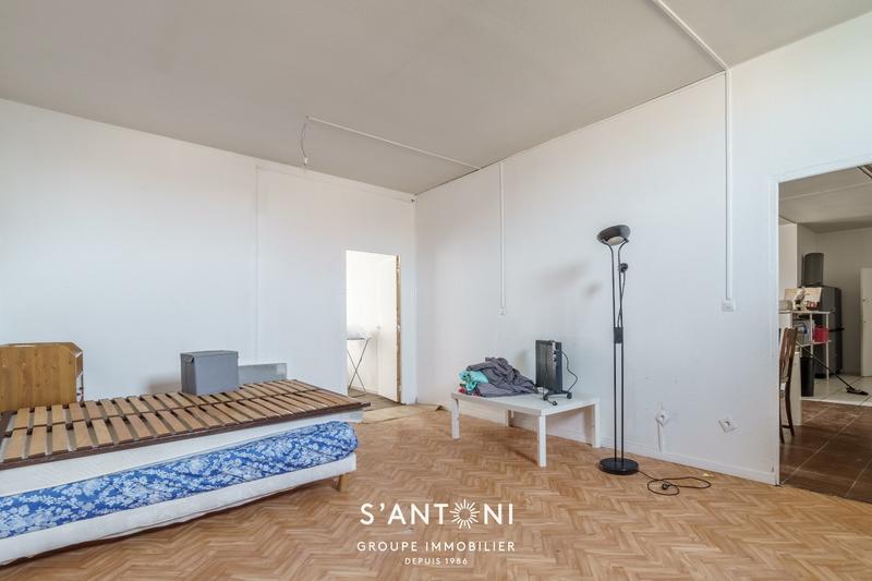 Maison - 544 m² - 5 pièces