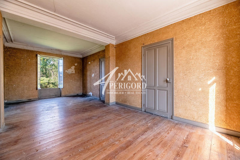 Maison - 311 m² - 15 pièces