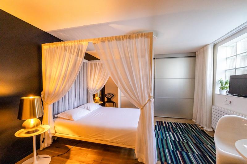 Maison - 397 m² - 8 pièces