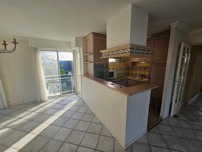 Appartement - 93 m² - 3 pièces