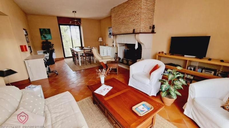 Propriété - 223 m² - 10 pièces