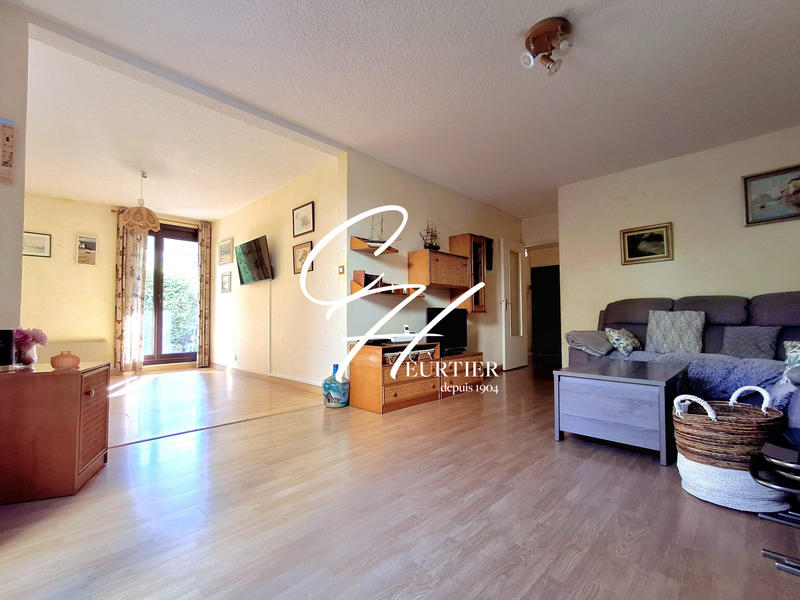 Appartement - 96 m² - 5 pièces