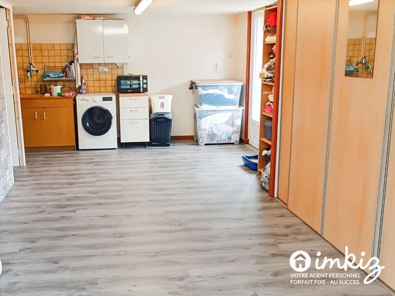 Maison - 180 m² - 8 pièces