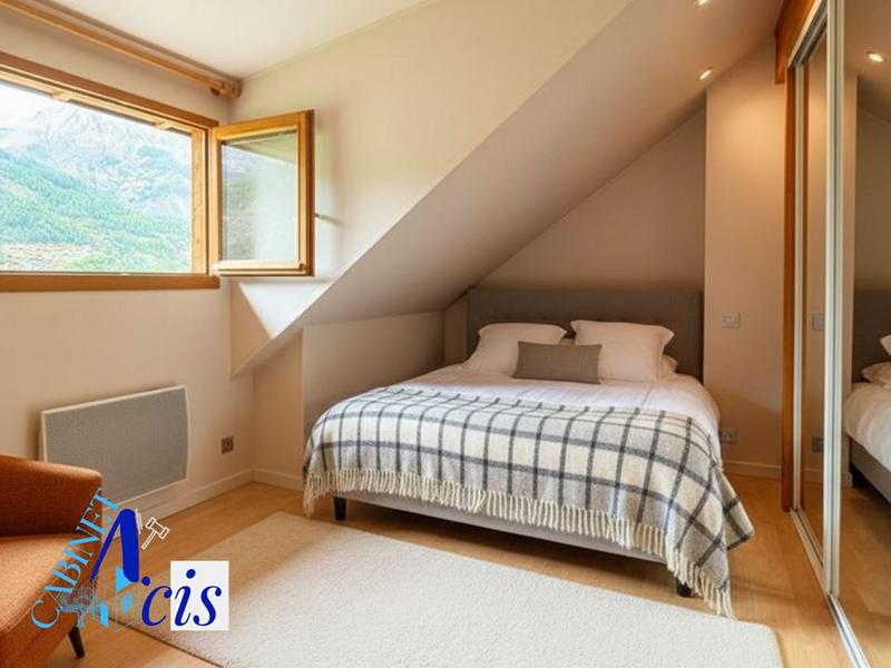 Maison - 104 m² - 6 pièces